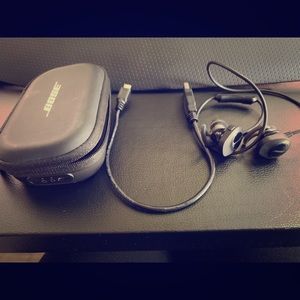 Bose Sound Sport Wireless Earbuds w/ charging case